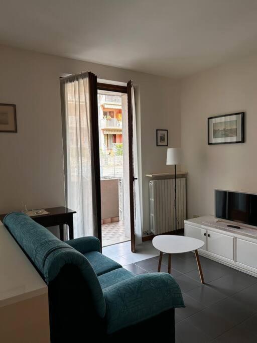 Near Town Centre And Lake - Le Colombe Bardolino Exterior foto