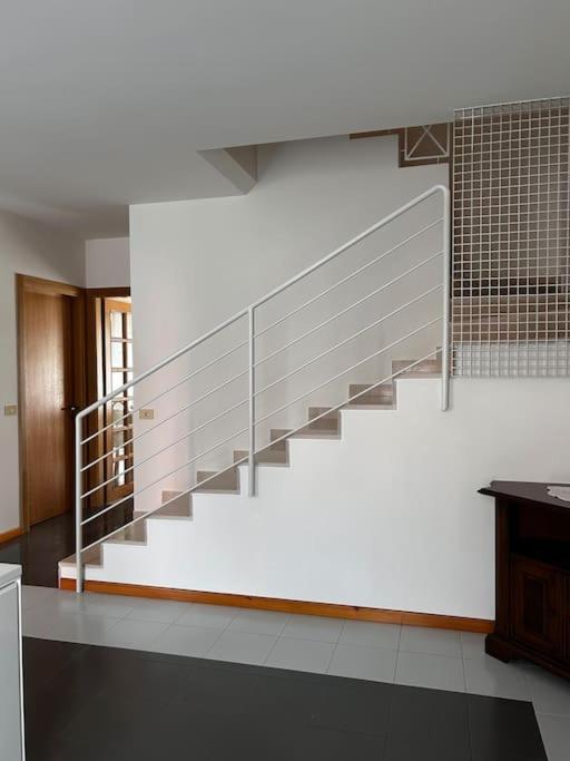Near Town Centre And Lake - Le Colombe Bardolino Exterior foto
